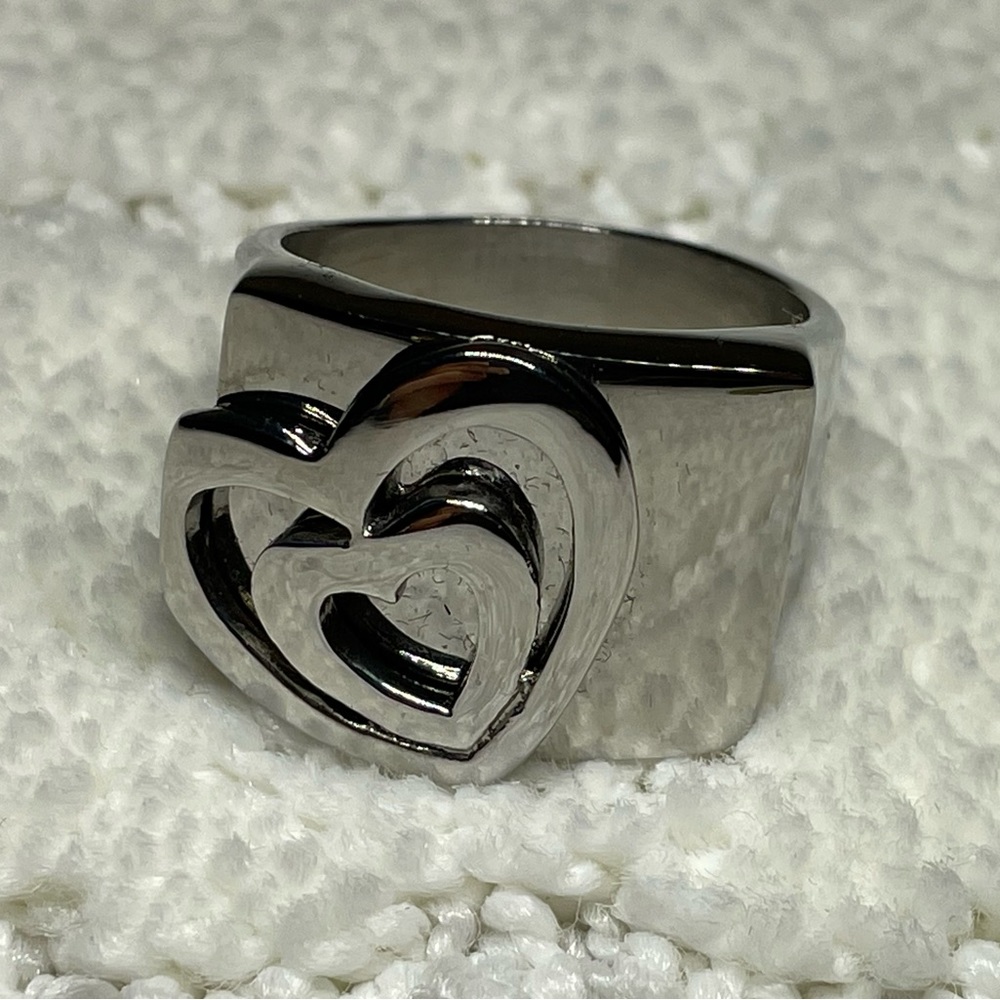 Double heart ring